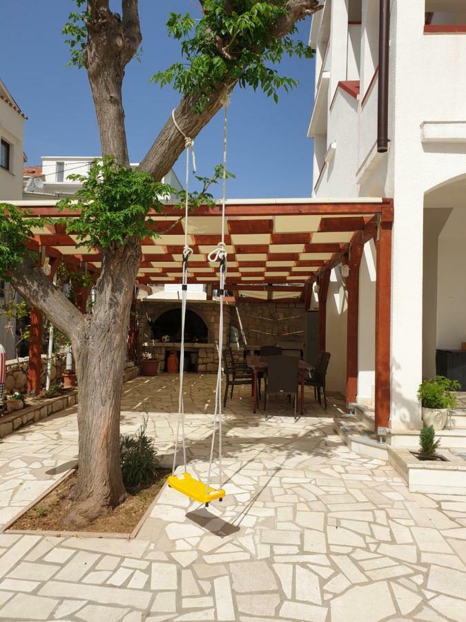 Apartmani Tonci Pag Pag Town Exterior photo